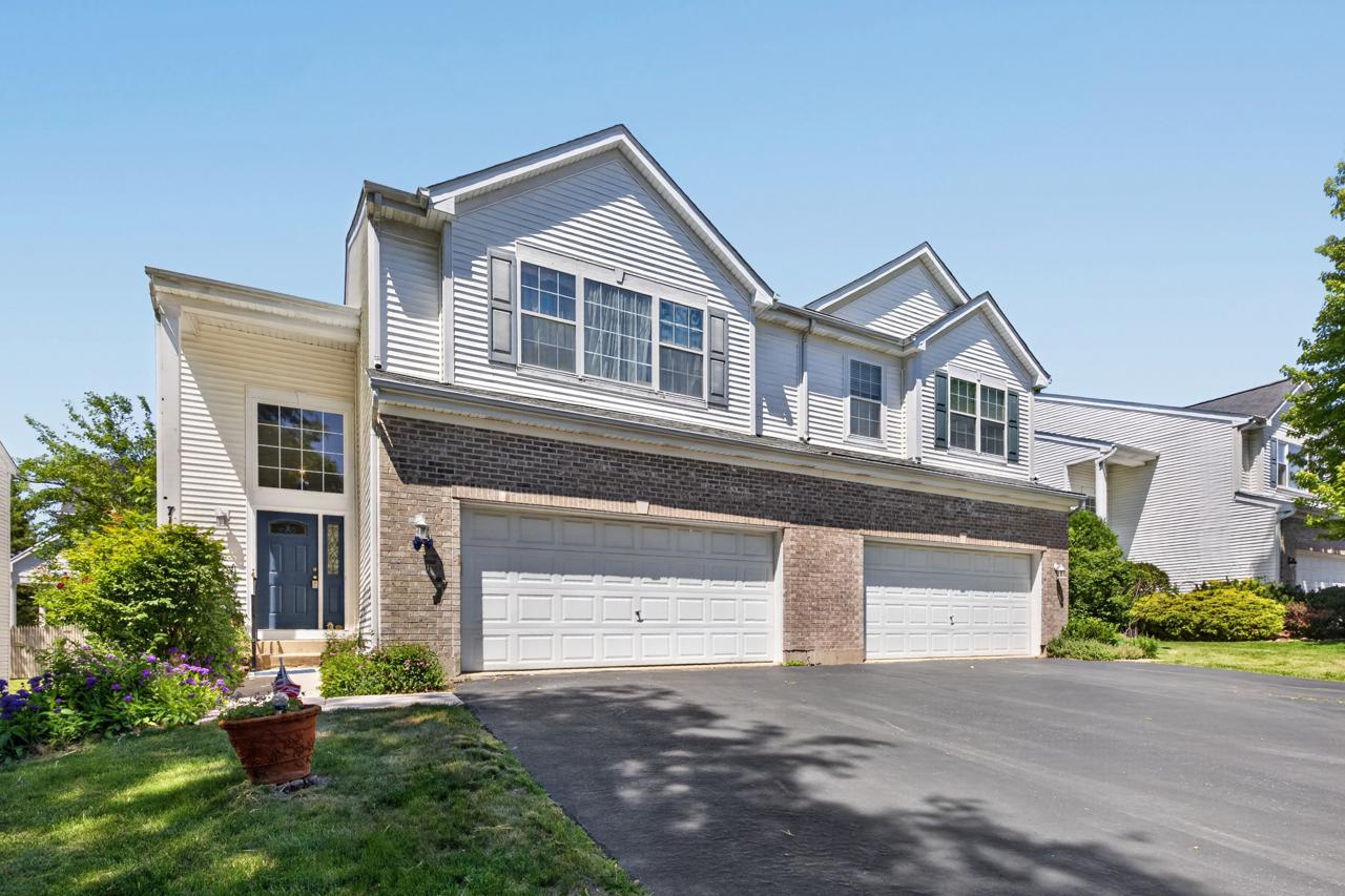 711 Red Oak Ct., Naperville, IL 60563