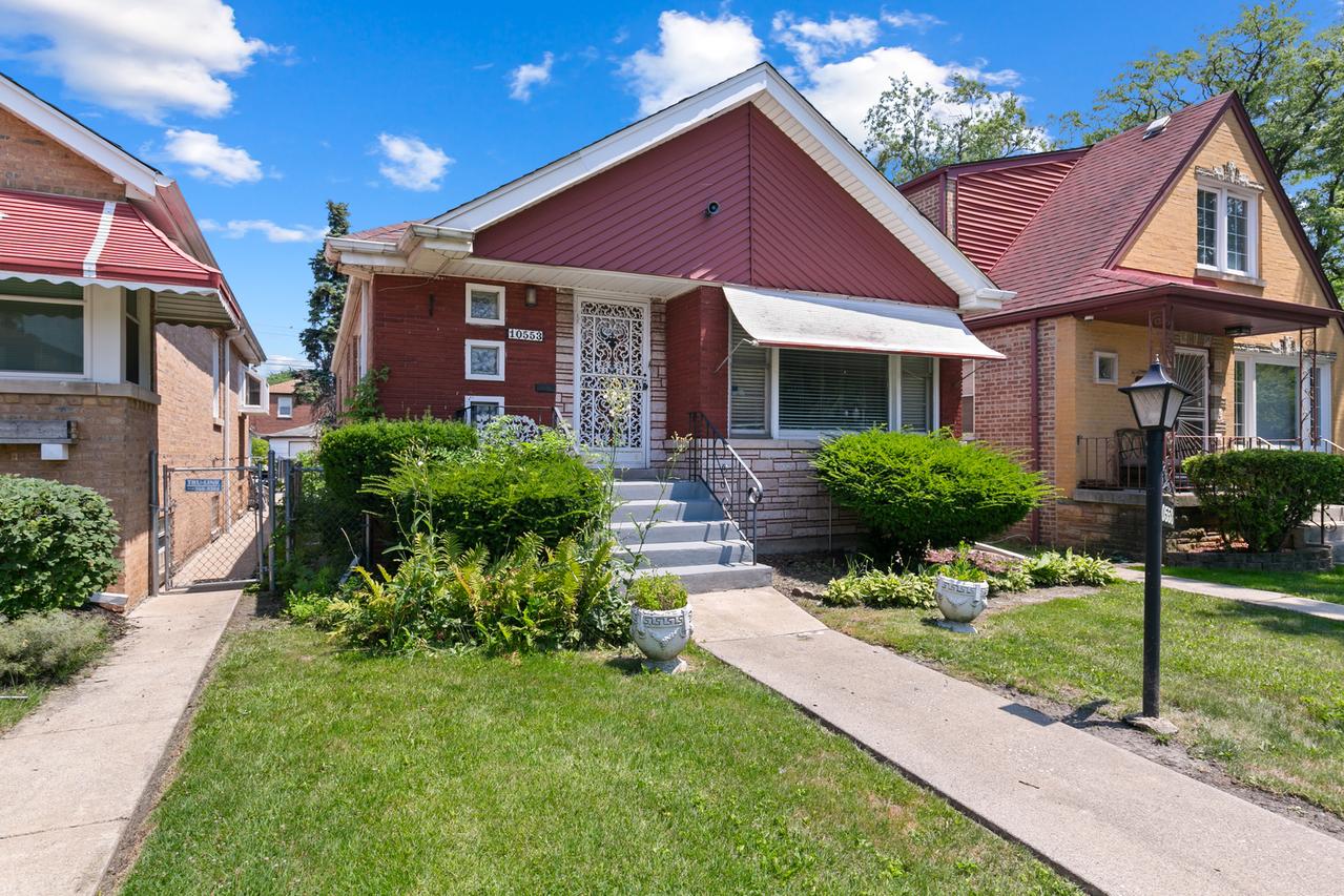 10553 S Calumet Ave., Chicago, IL 60628