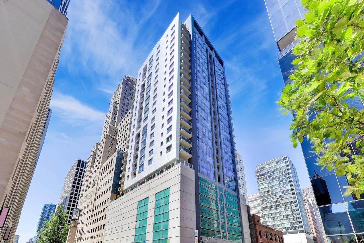 160 E Illinois St. #1007, Chicago, IL 60611