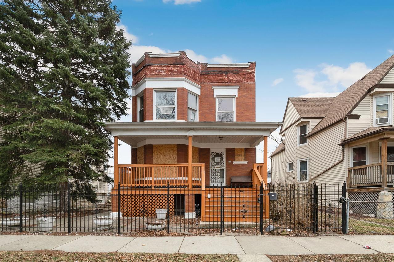912 N Latrobe Ave., Chicago, IL 60651
