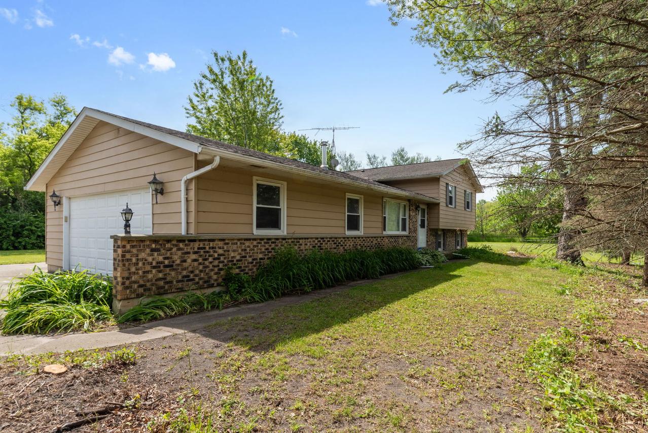 13981 W Stiehr Rd., Wadsworth, IL 60083