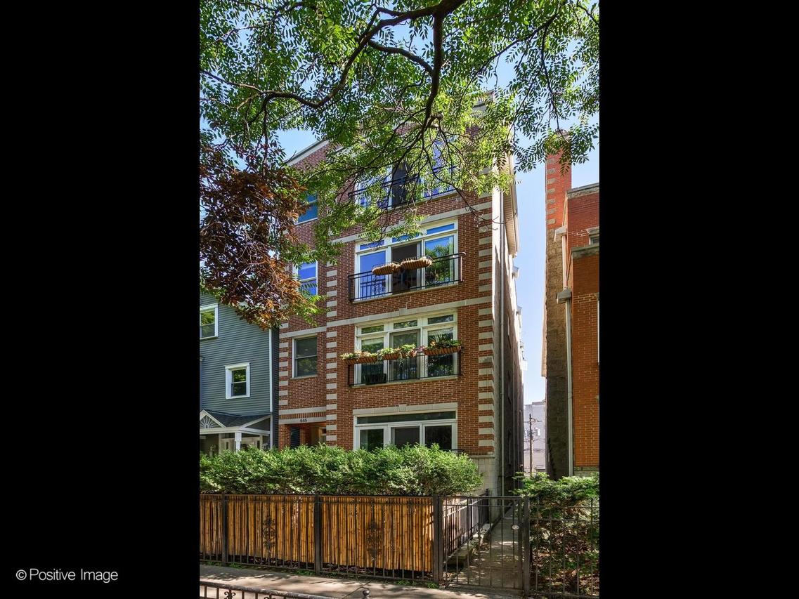 645 W Briar Pl. #3, Chicago, IL 60657