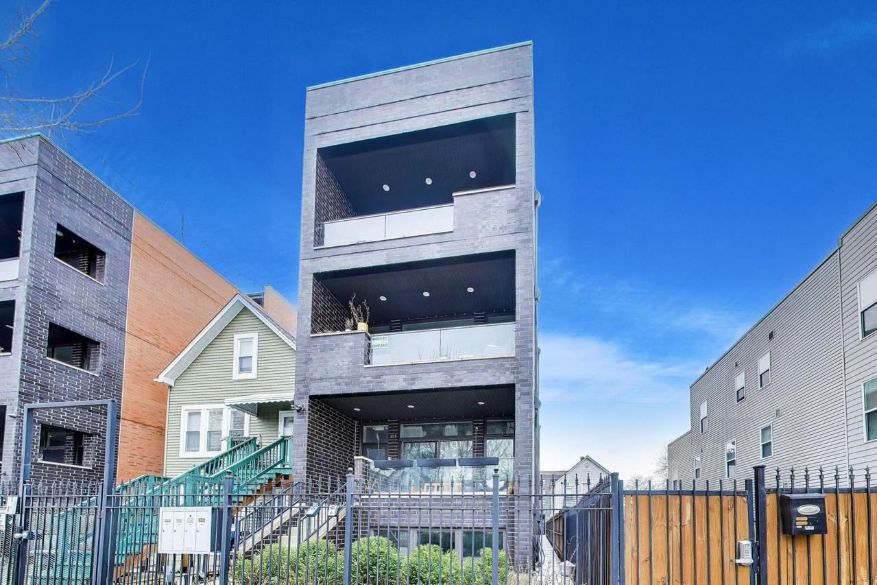 1818 N Sawyer Ave. #1W, Chicago, IL 60647