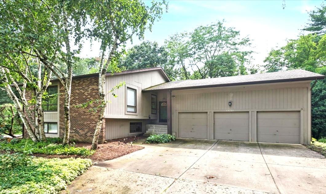 6638 Timbertrails Rd., Lisle, IL 60532