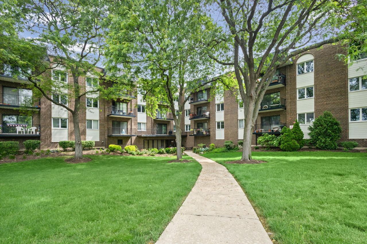 1200 W Northwest Hwy. #109, Mount Prospect, IL 60056