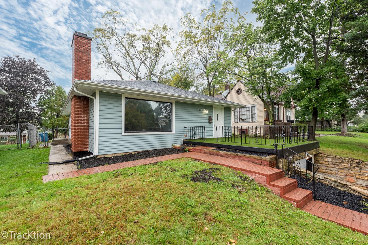 571 S Smith Blvd., Aurora, IL 60505