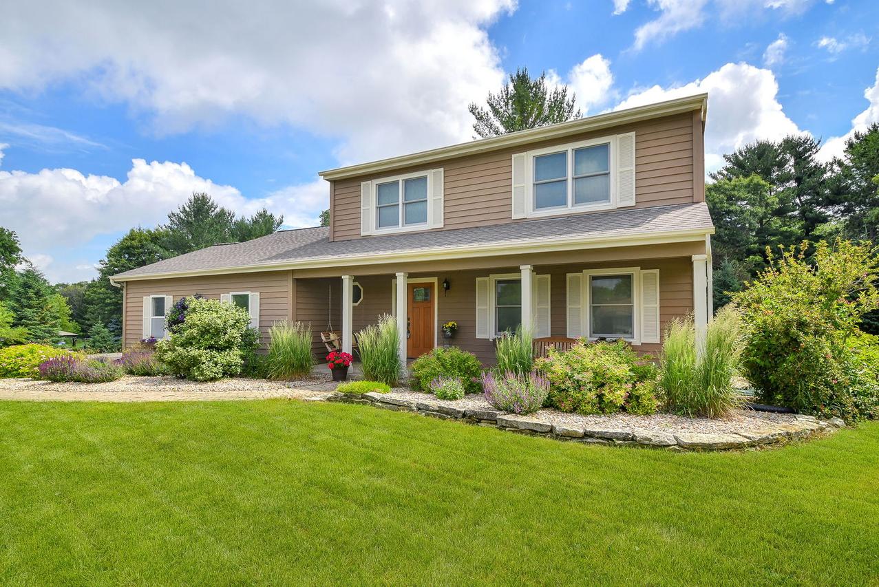 2N893 Elodie Dr., Elburn, IL 60119