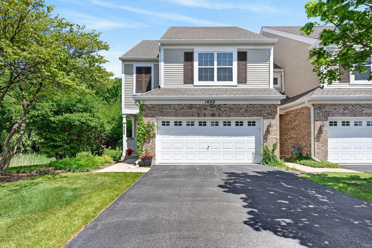 1688 Yellowstone Ct. #47, Crystal Lake, IL 60014