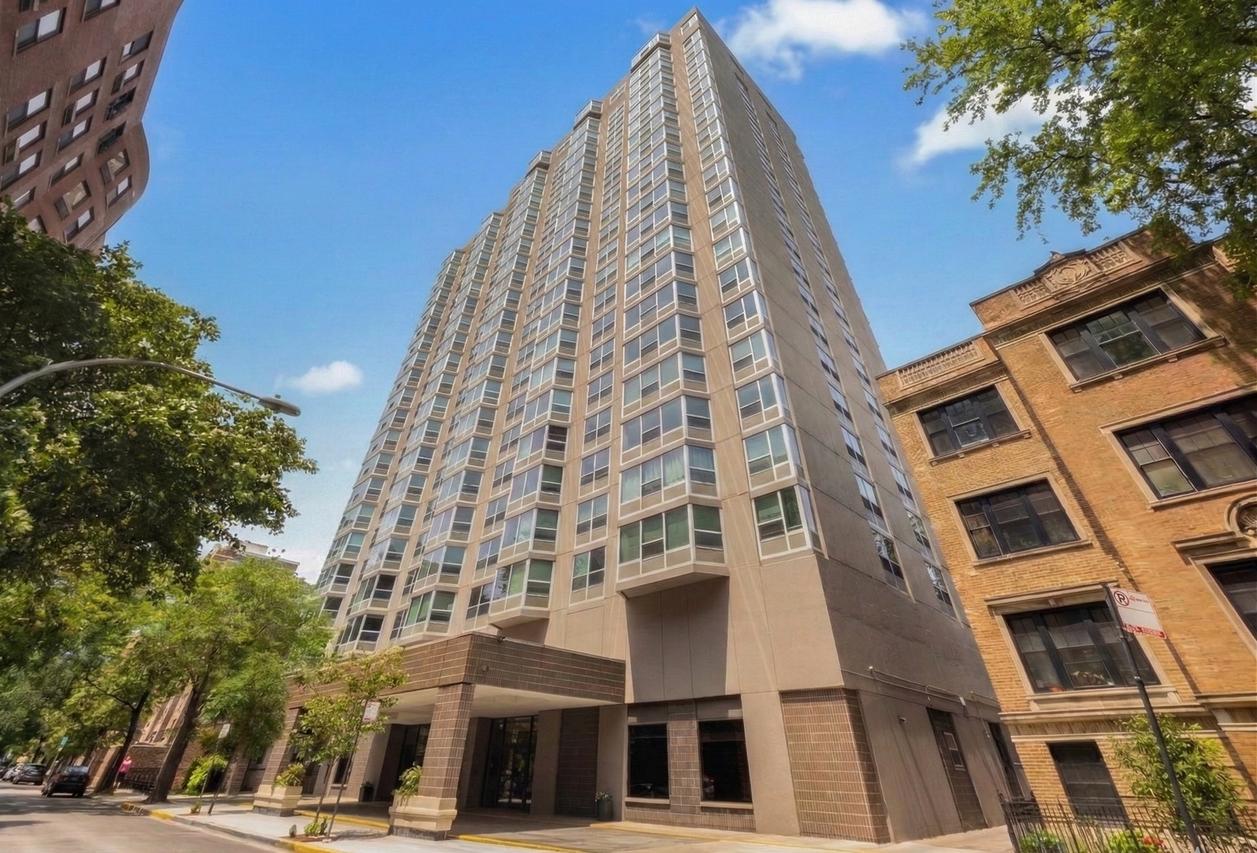 720 W Gordon Ter. #10B, Chicago, IL 60613