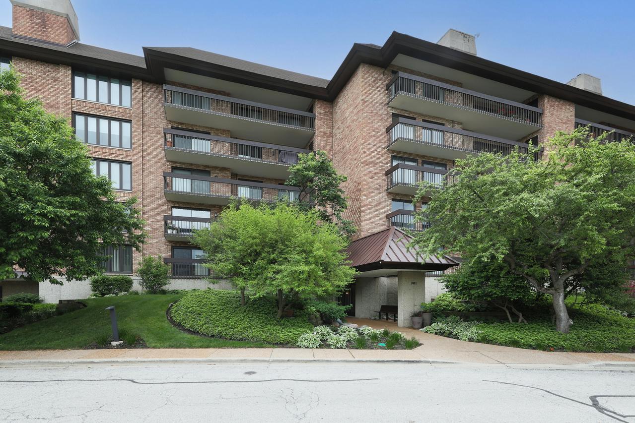 3801 Mission Hills Rd. #503, Northbrook, IL 60062