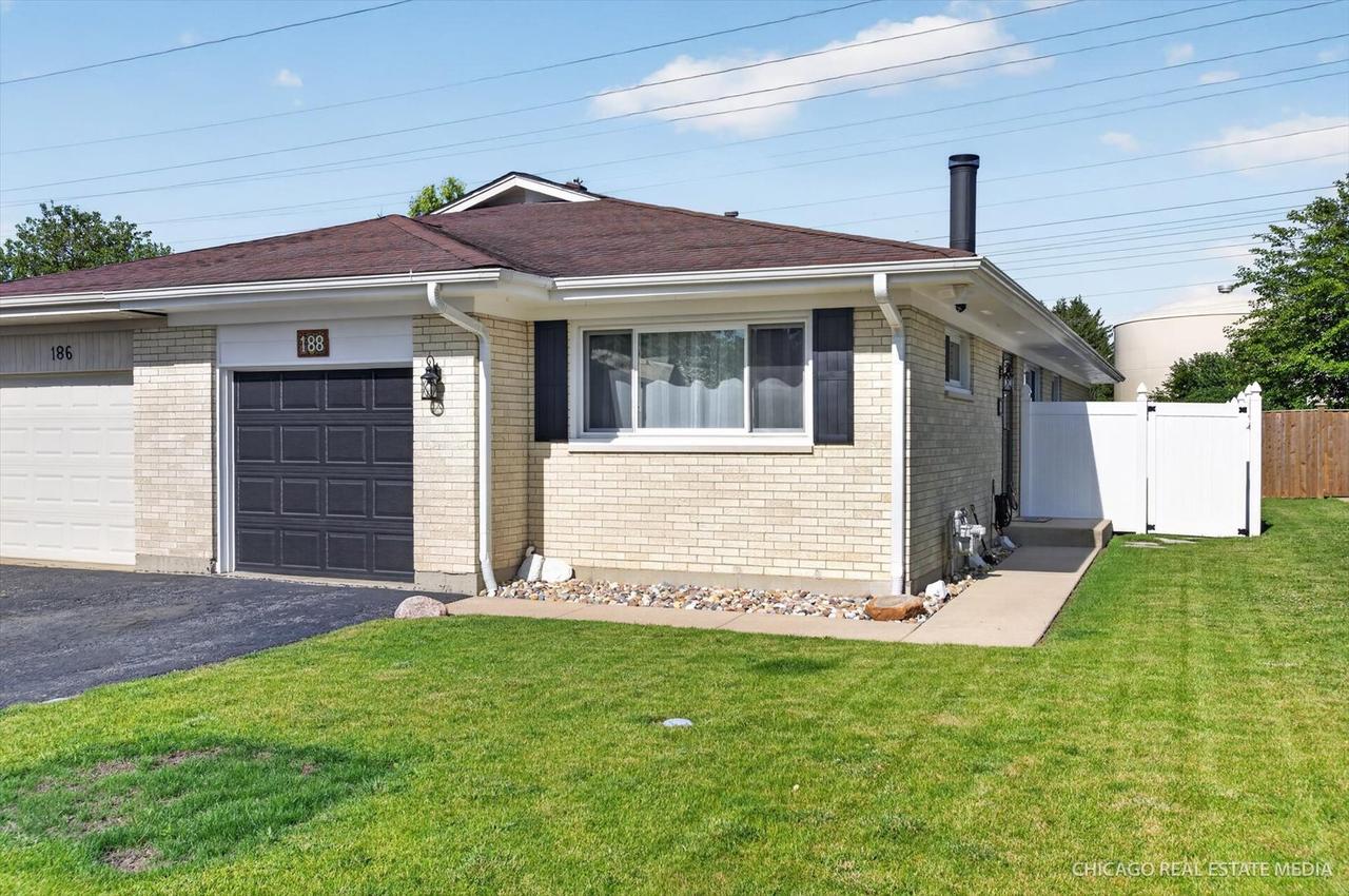 188 Paramount Dr., Wood Dale, IL 60191