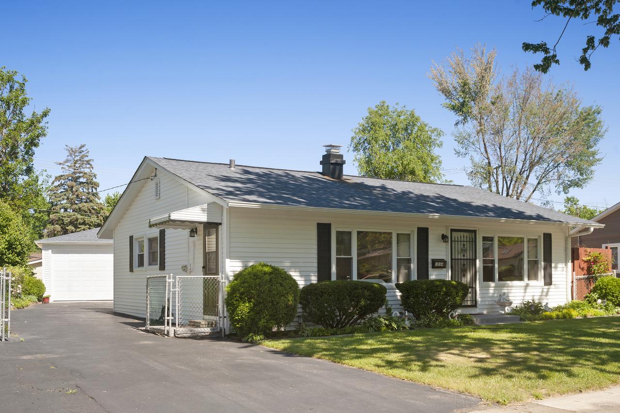 114 Mccabe Dr., Streamwood, IL 60107