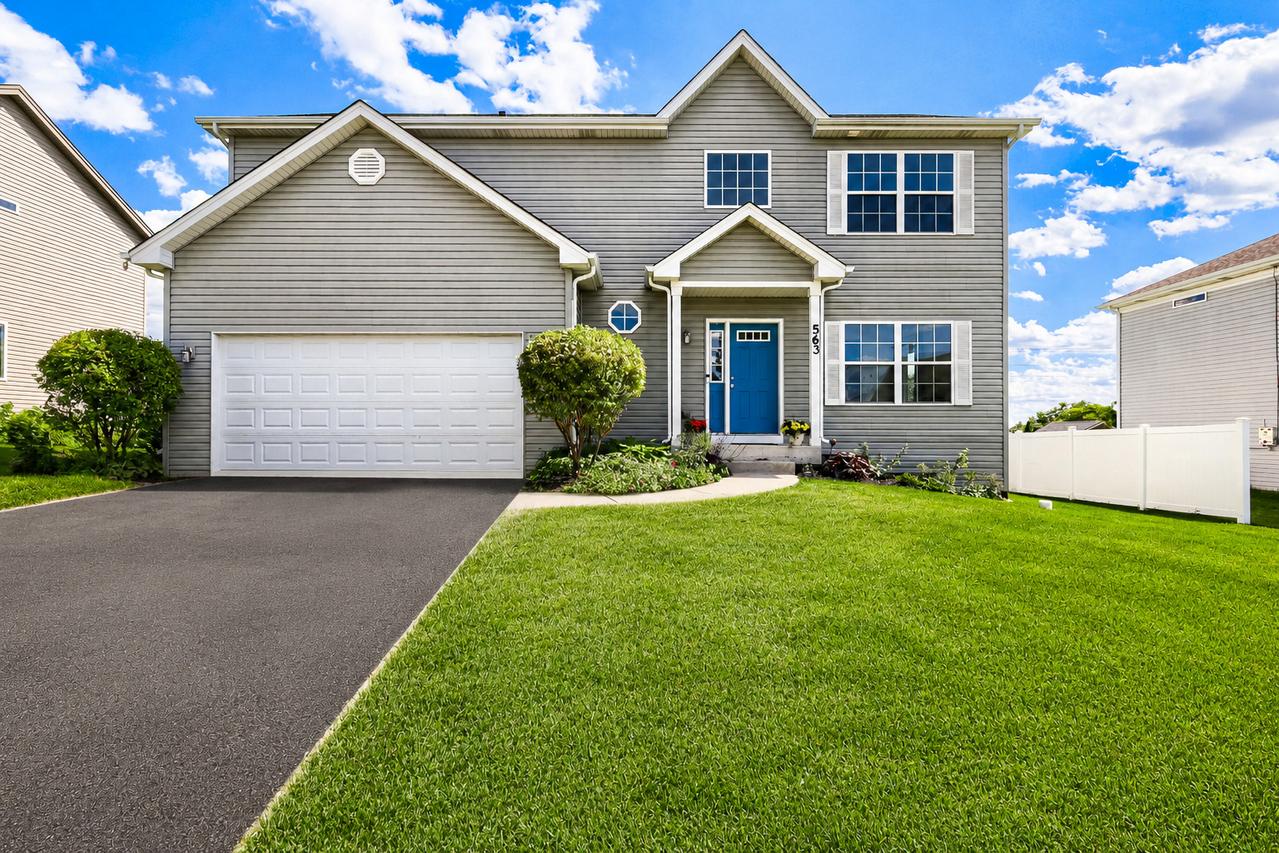 563 Camellia Ave., Aurora, IL 60505