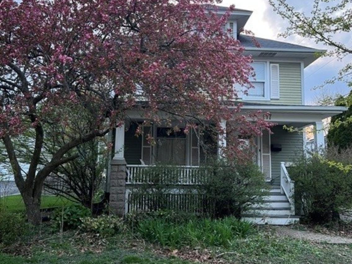 117 N Mill St., Naperville, IL 60540
