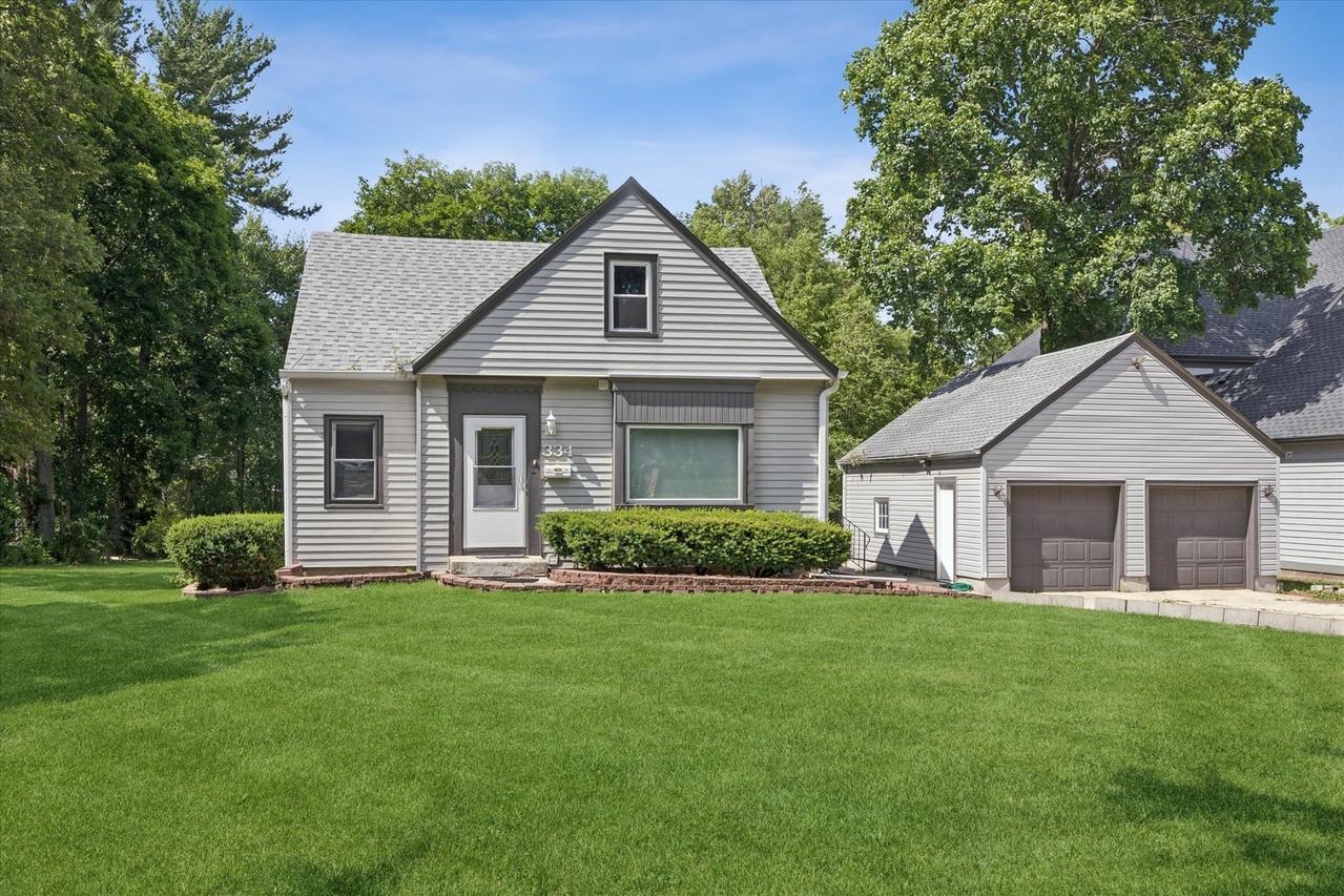 334 55th St., Clarendon Hills, IL 60514