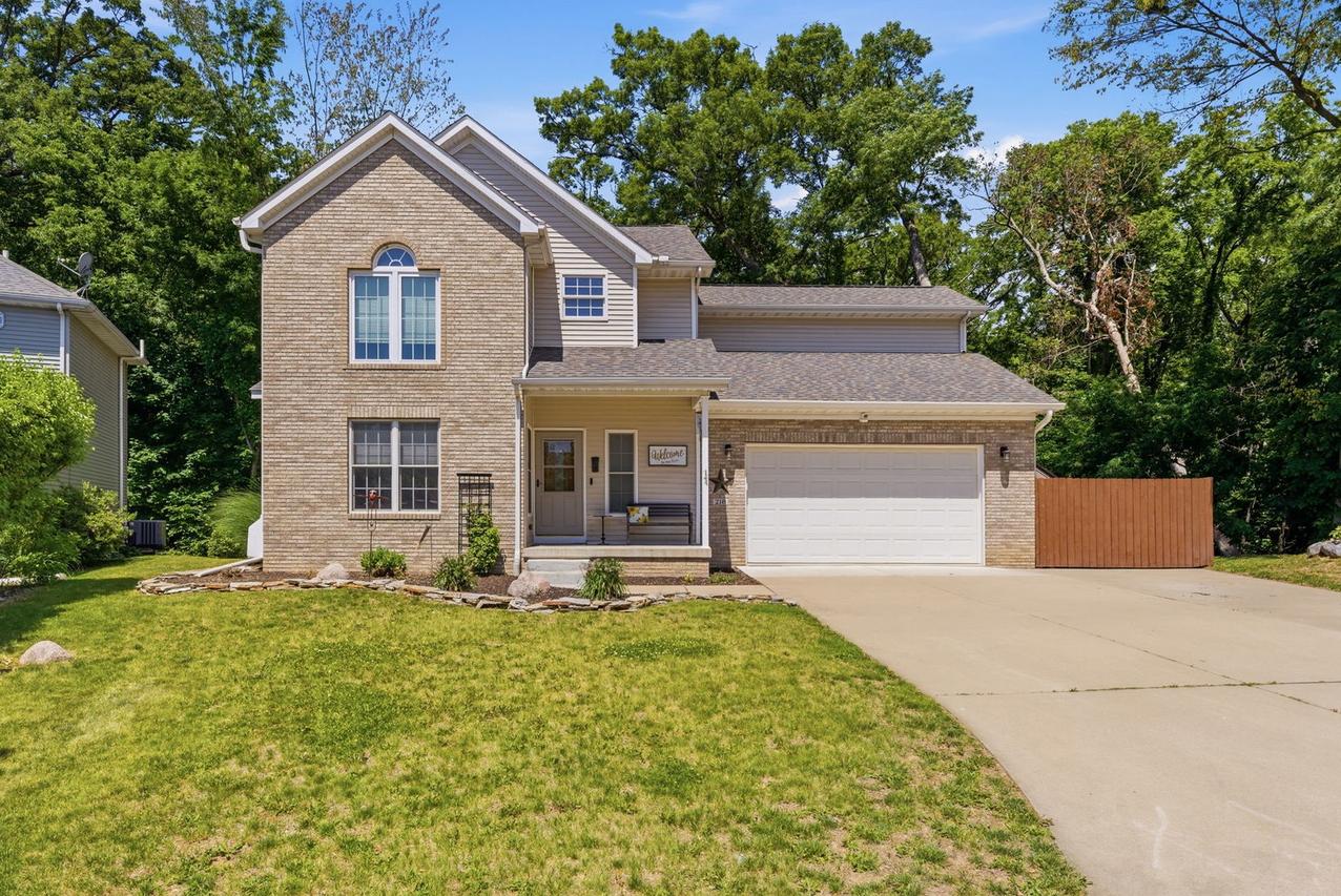 218 8th Ave., Hampton, IL 61256