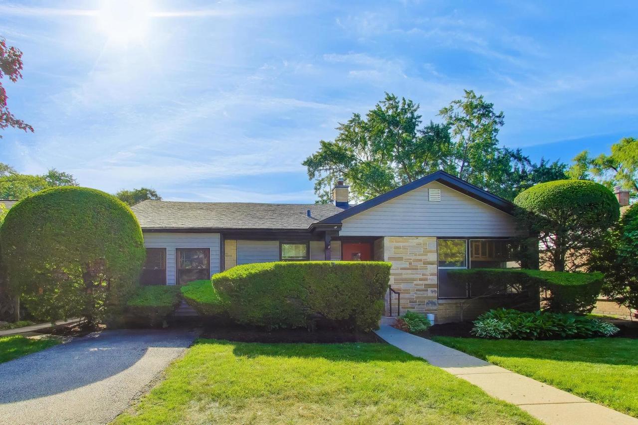 8631 E Prairie Rd., Skokie, IL 60076