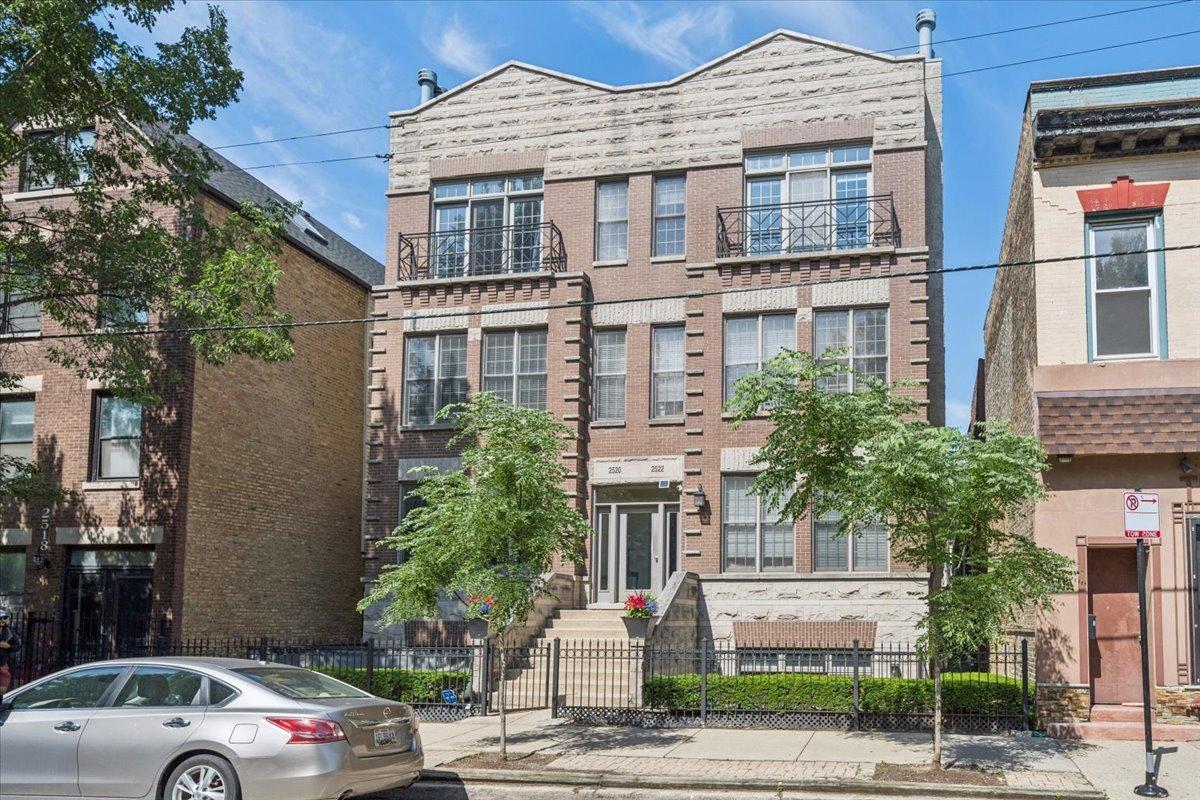 2520 N Southport Ave. #3N, Chicago, IL 60614