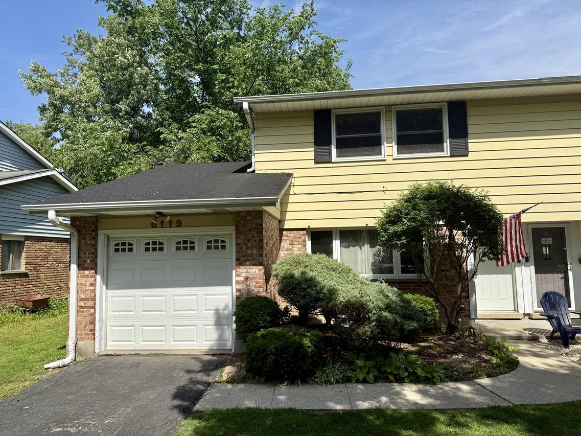 6119 Lane Pl., Downers Grove, IL 60516