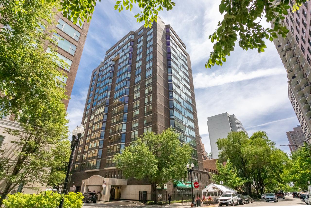 21 W Goethe St. #18GH, Chicago, IL 60610