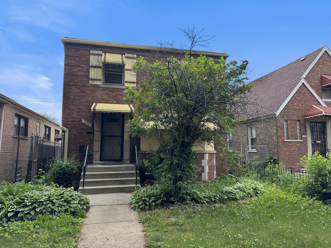 9036 S Harper Ave., Chicago, IL 60619