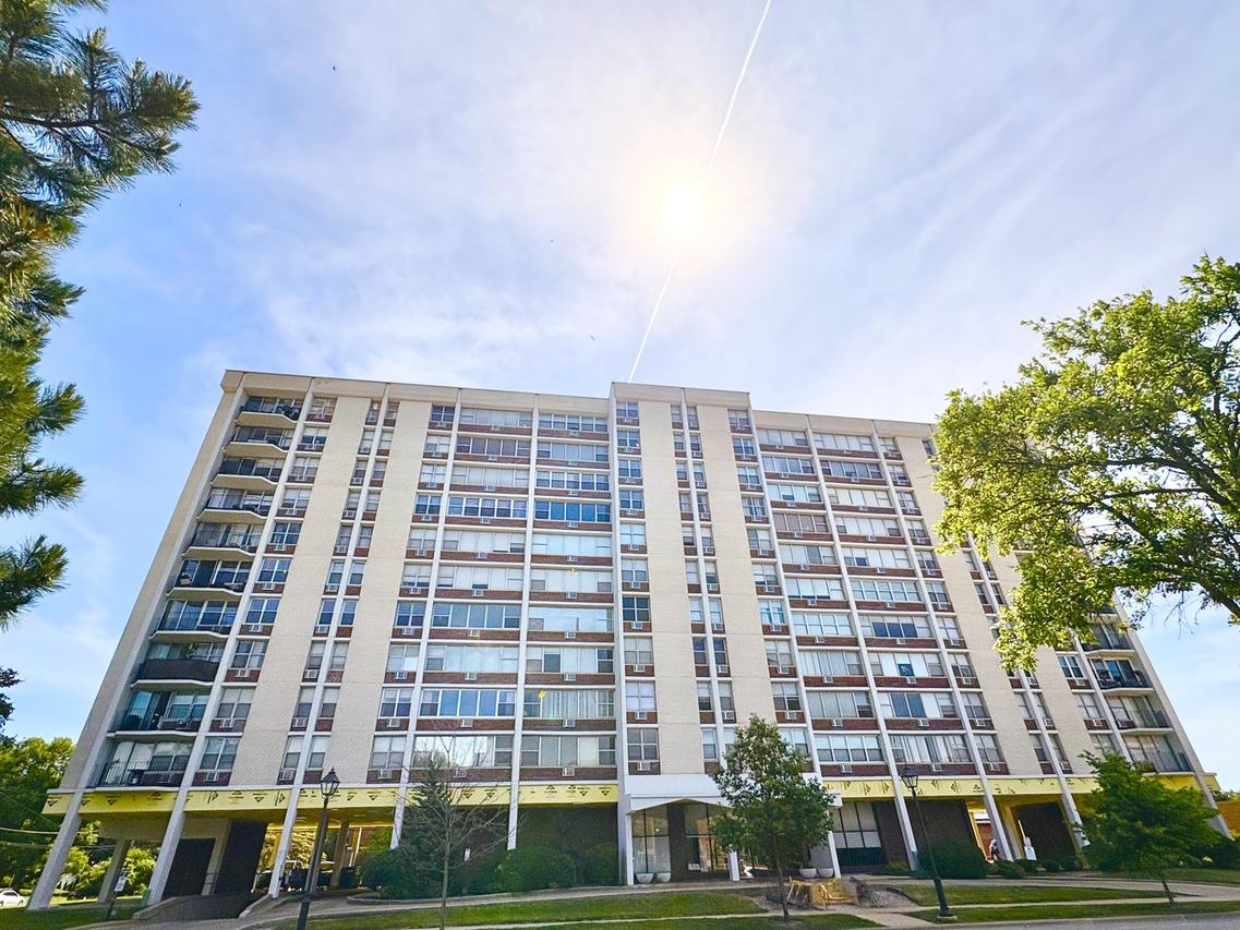 33 N Main St. #6G, Lombard, IL 60148