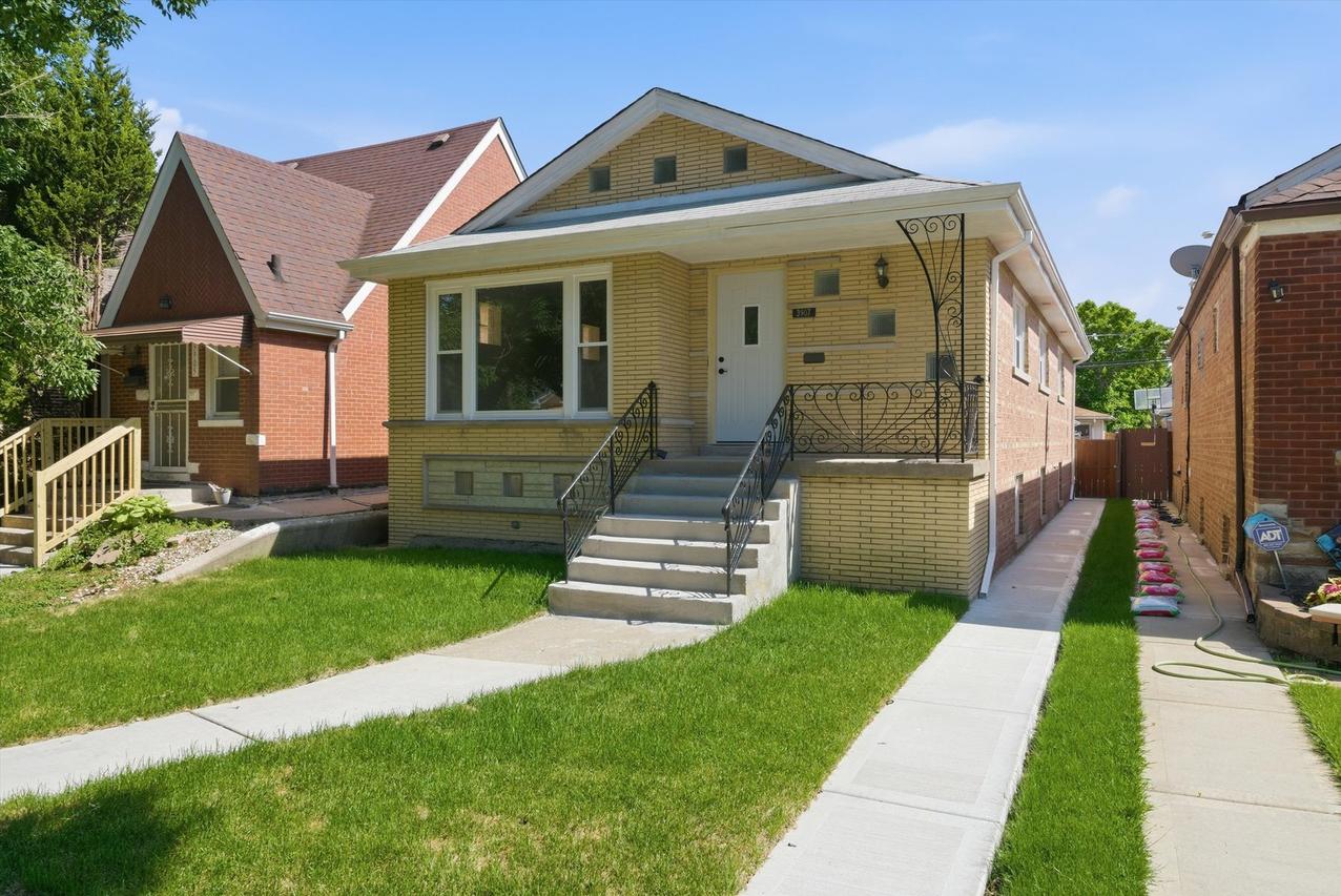 3907 W Marquette Rd., Chicago, IL 60629