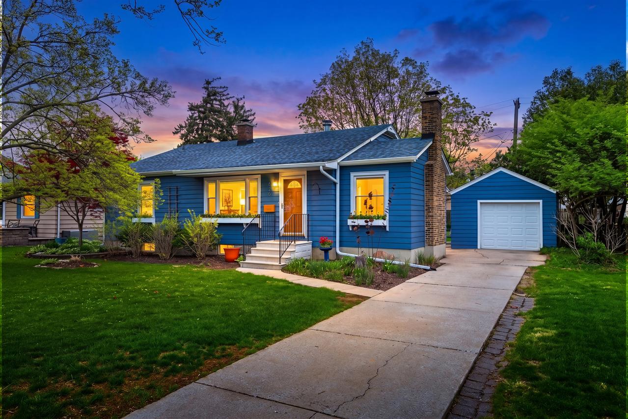 826 N Main St., Naperville, IL 60563