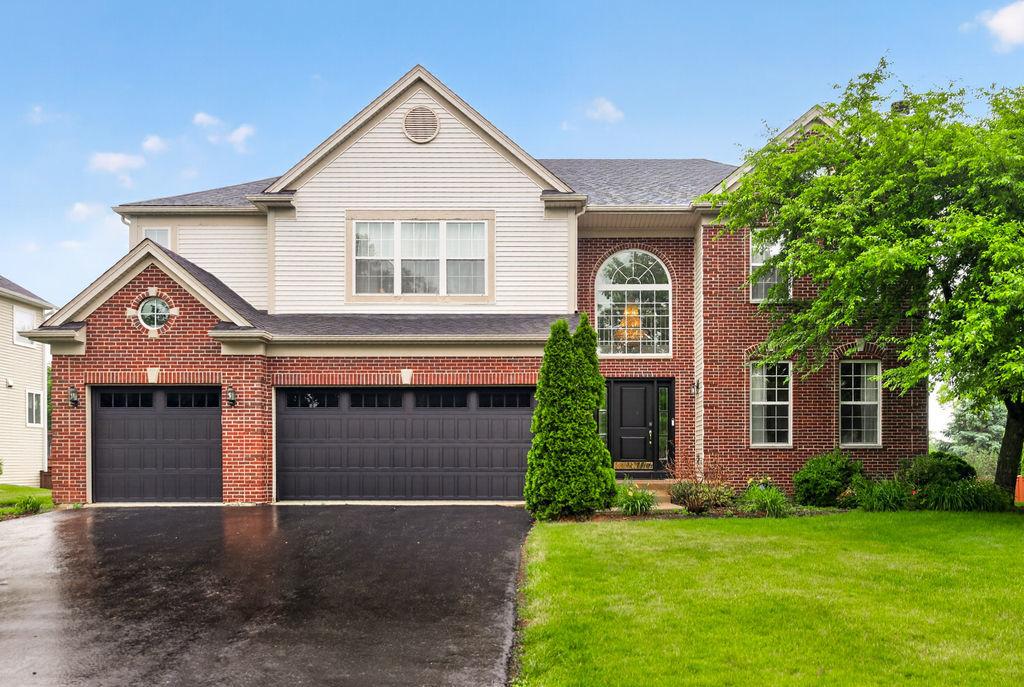 2560 Mc Duffee Cir., North Aurora, IL 60542
