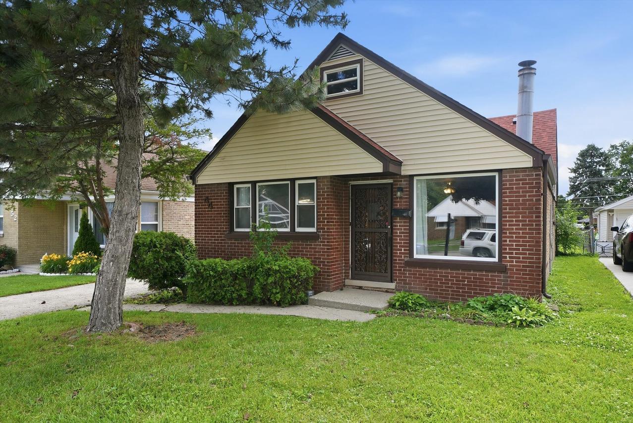 44 50th Ave., Bellwood, IL 60104