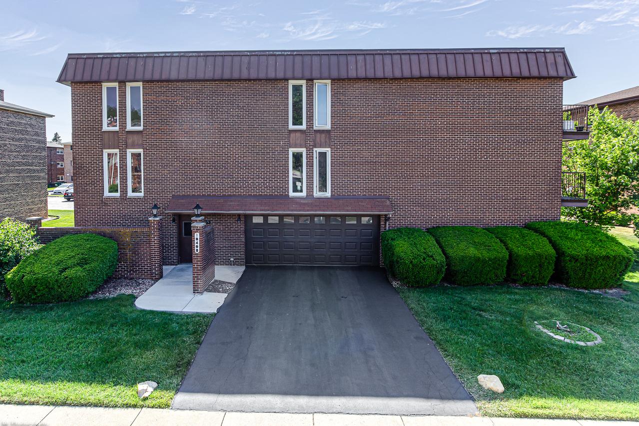 10408 Menard Ave. #3, Oak Lawn, IL 60453