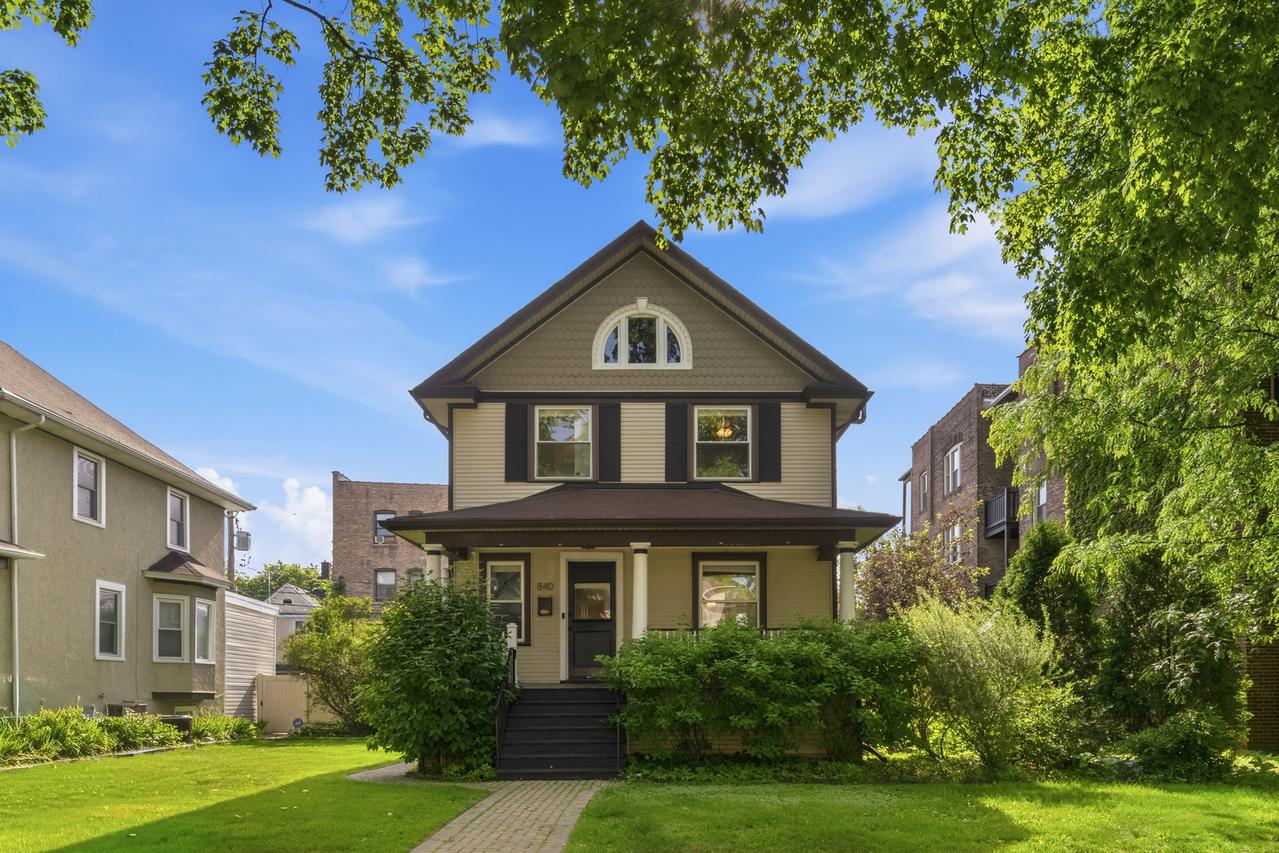 840 S Humphrey Ave., Oak Park, IL 60304
