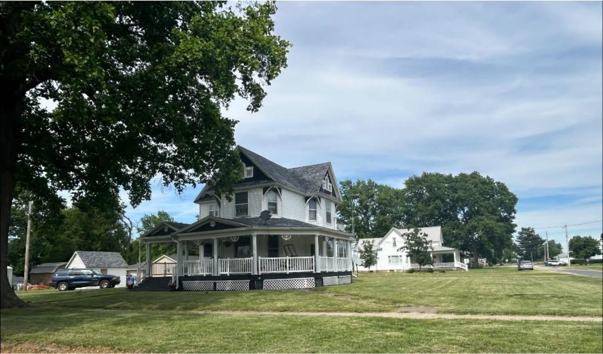 108 S Gray St., Sidell, IL 61876