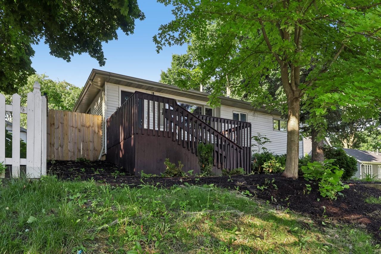 104 E Division St., Lemont, IL 60439