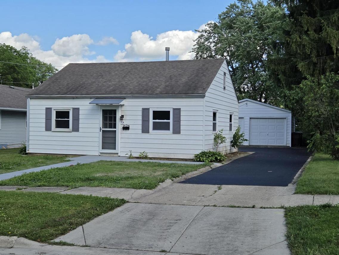 524 Amsterdam St., Woodstock, IL 60098