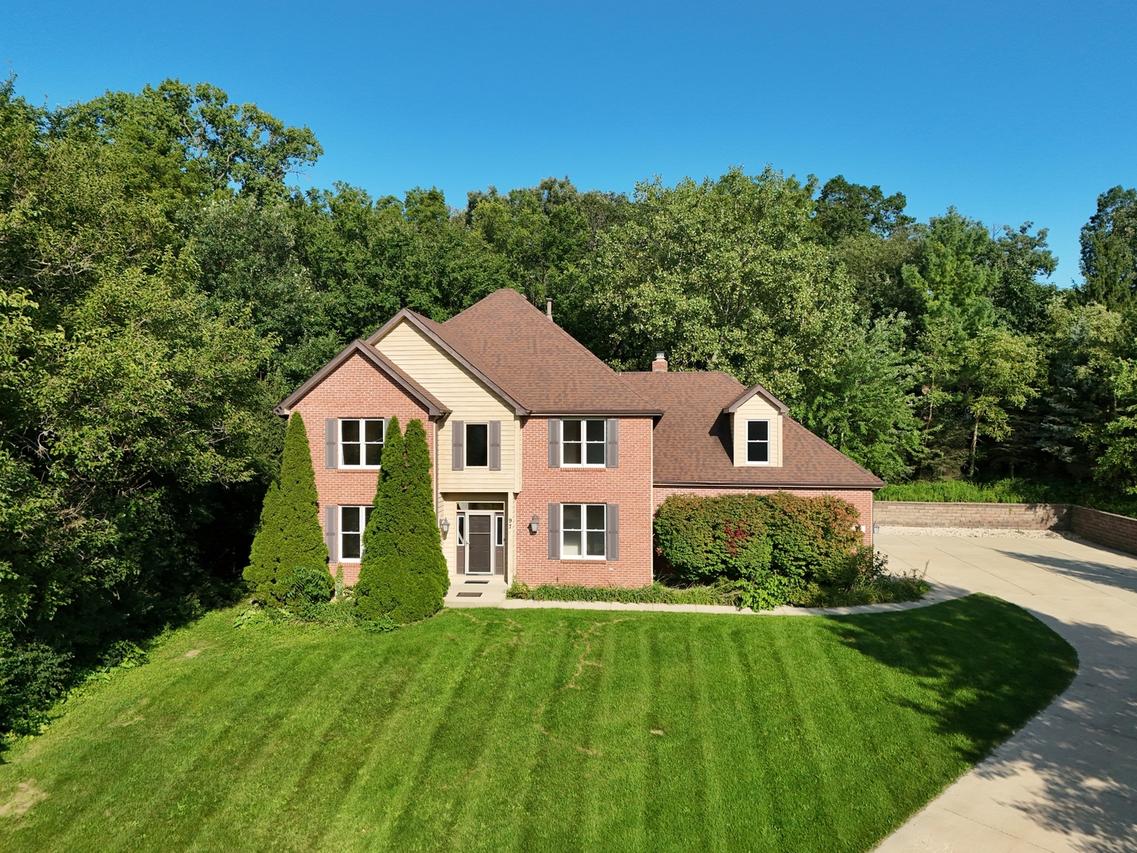 97 Crooked Creek Dr., Yorkville, IL 60560