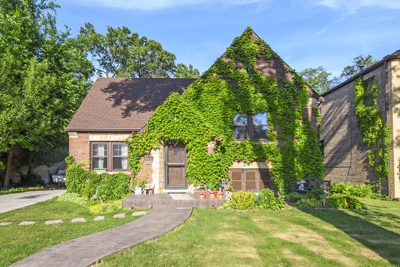 9615 Brandt Ave., Oak Lawn, IL 60453