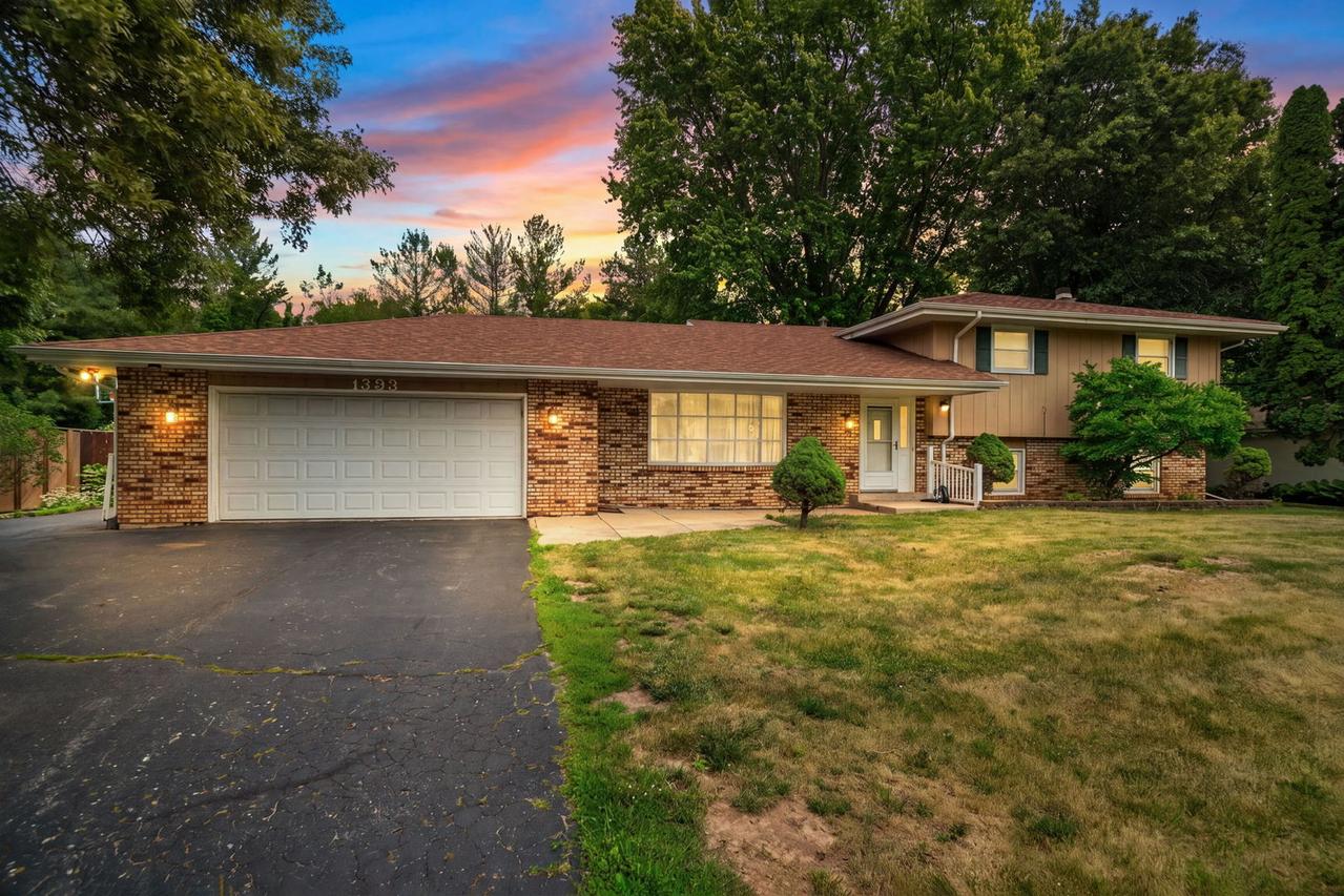 1393 Bryn Mawr St., Rockford, IL 61107