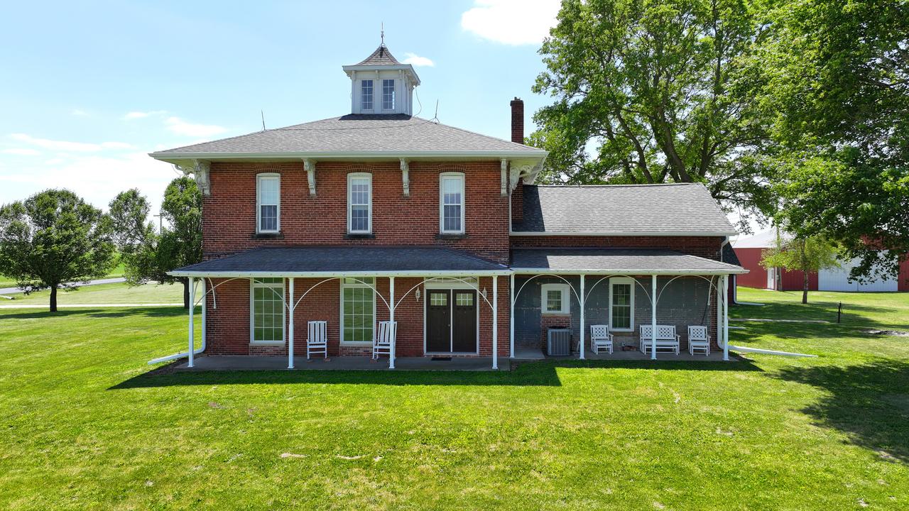 17331 Hillside Rd., Morrison, IL 61270