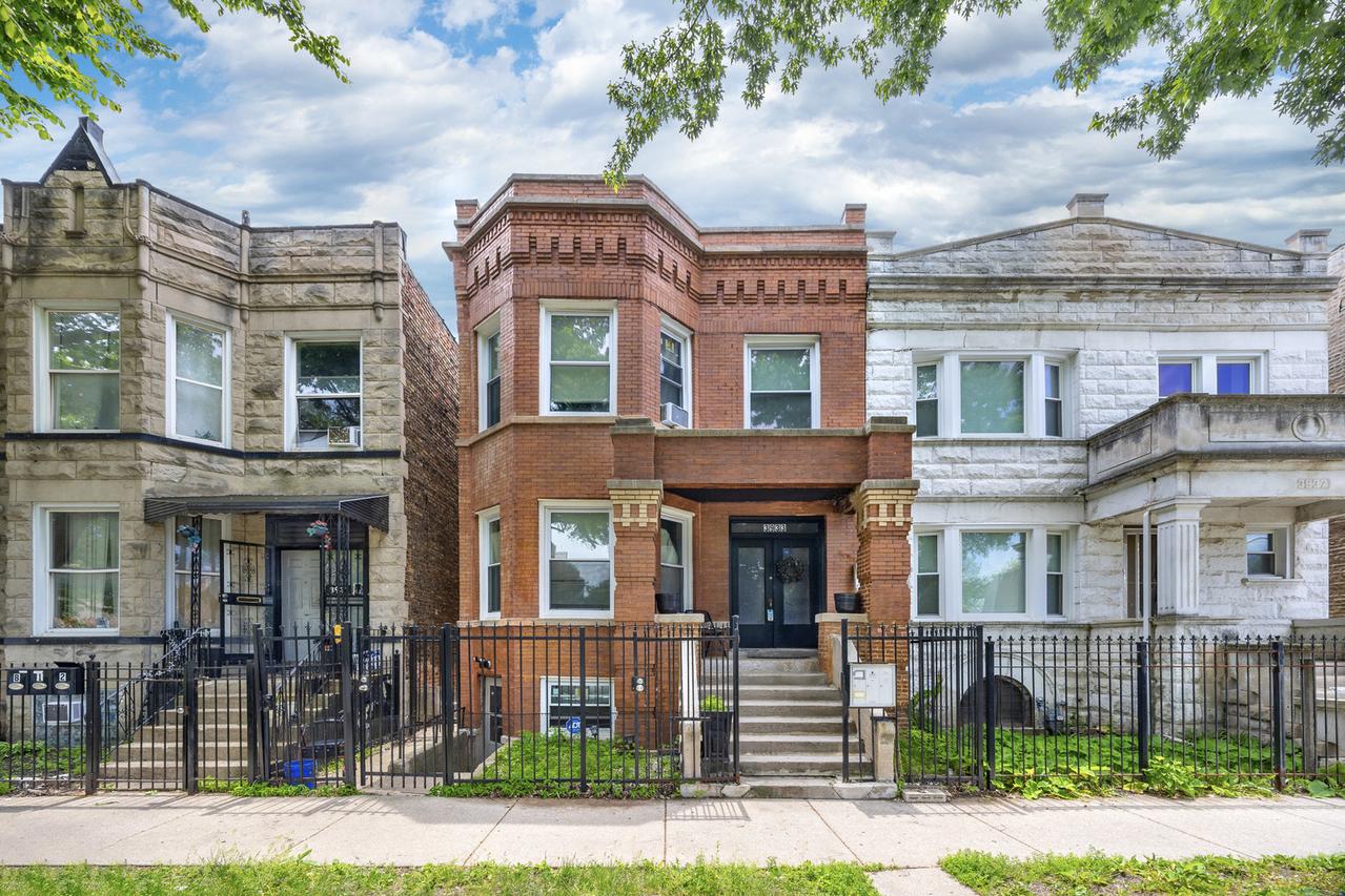 3933 W Grenshaw St., Chicago, IL 60624
