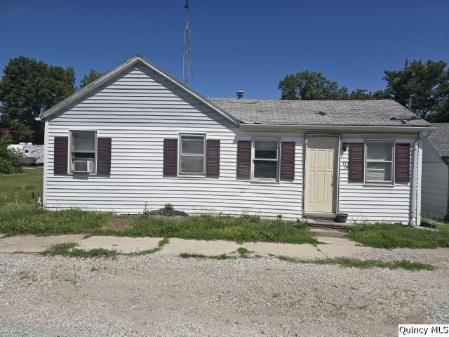 87 E 3rd St., Dallas City, IL 62330