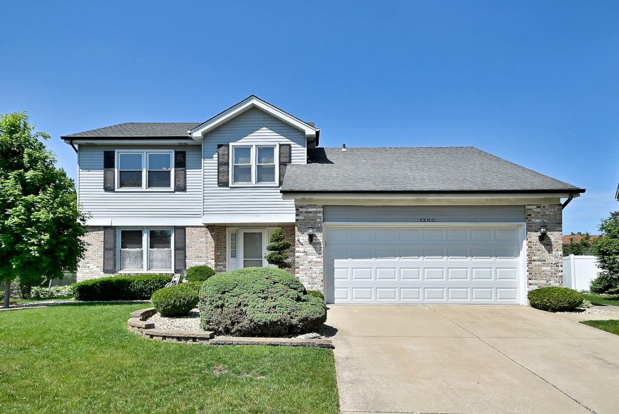 1350 W Barnwall Dr., Addison, IL 60101