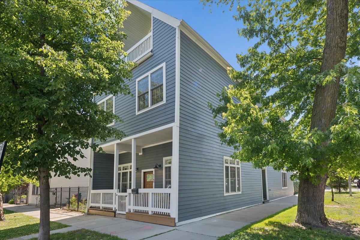 3140 N Richmond St. #1, Chicago, IL 60618