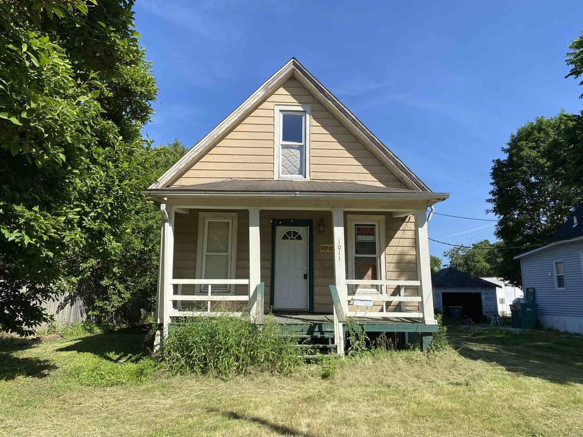 1011 Lincoln St., Galesburg, IL 61401