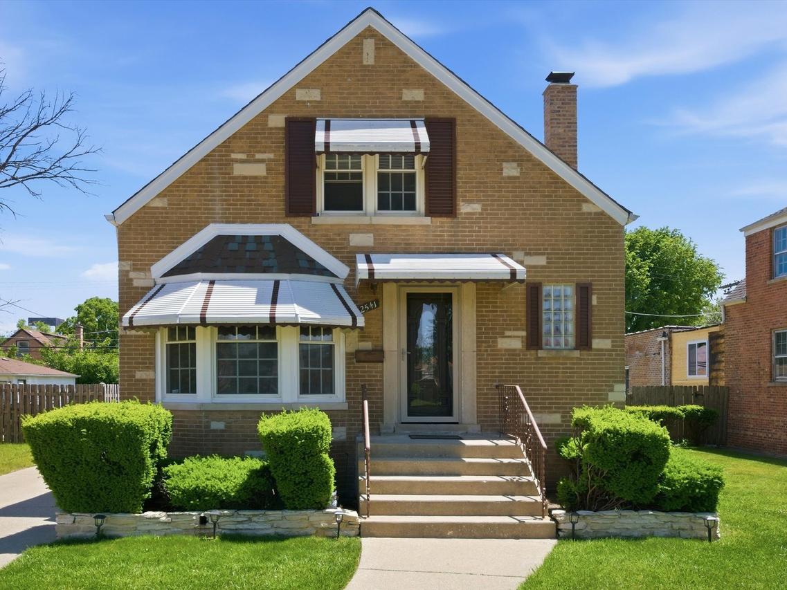 2541 S 14th Ave., Broadview, IL 60155