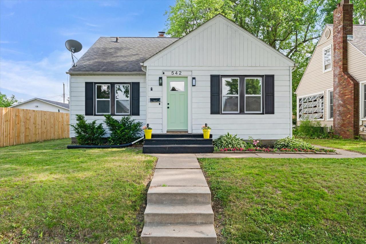 542 21st Ave., Moline, IL 61265