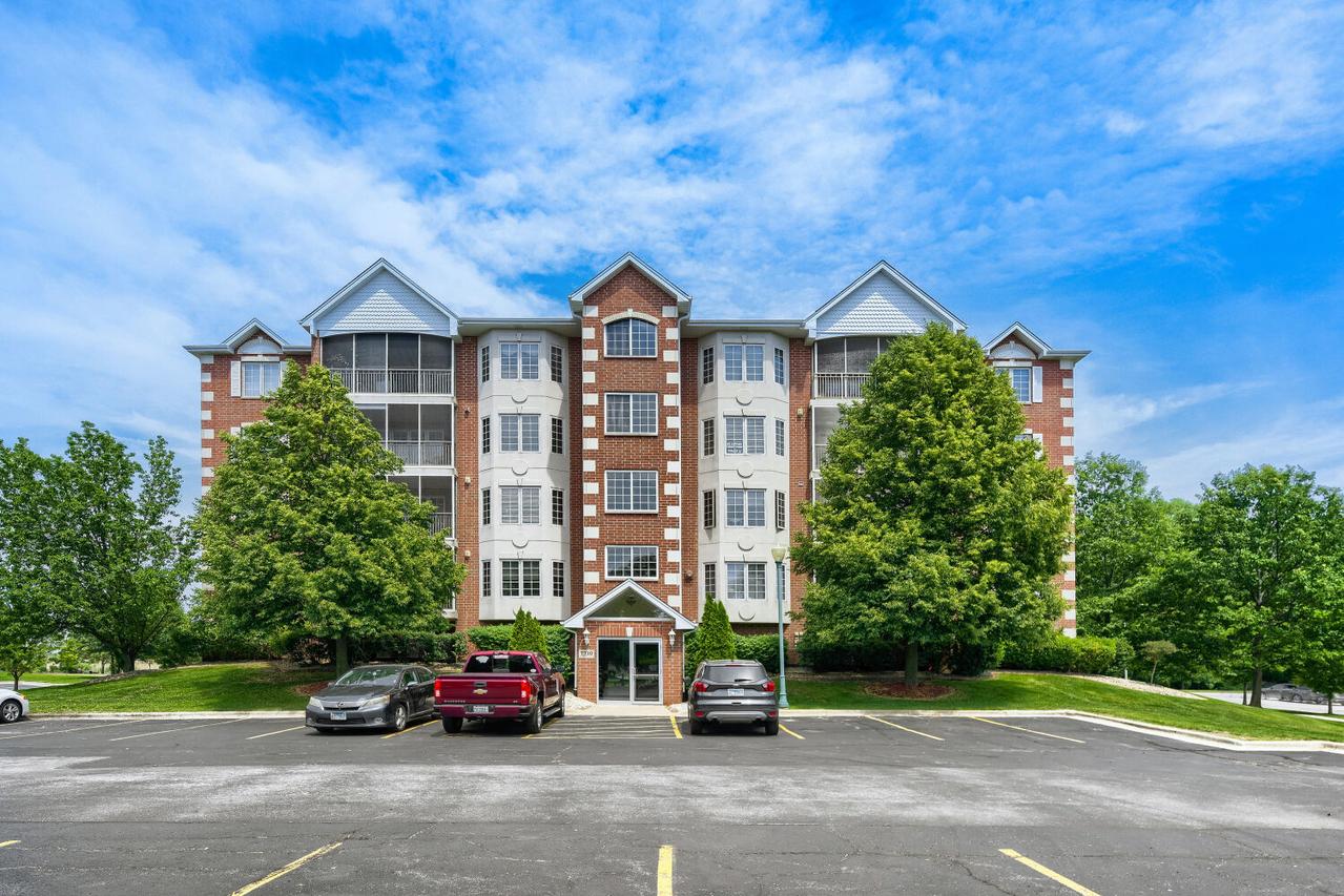 7710 Greenway Blvd. #3NW, Tinley Park, IL 60487