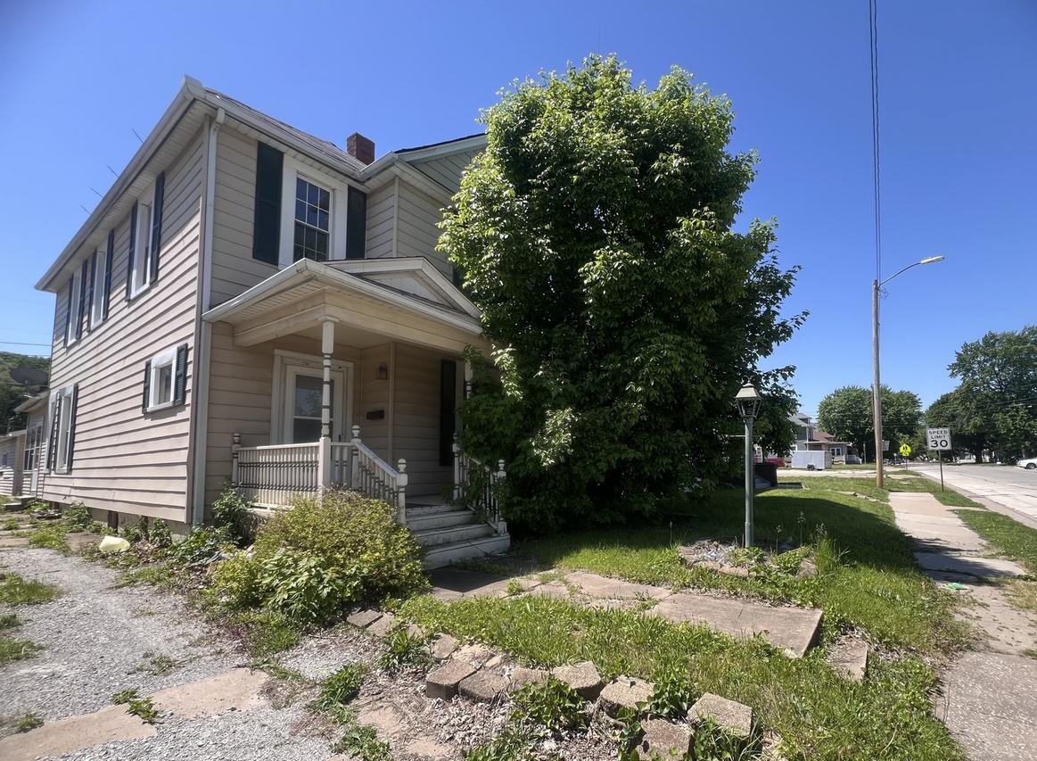 620 16th Ave., East Moline, IL 61244