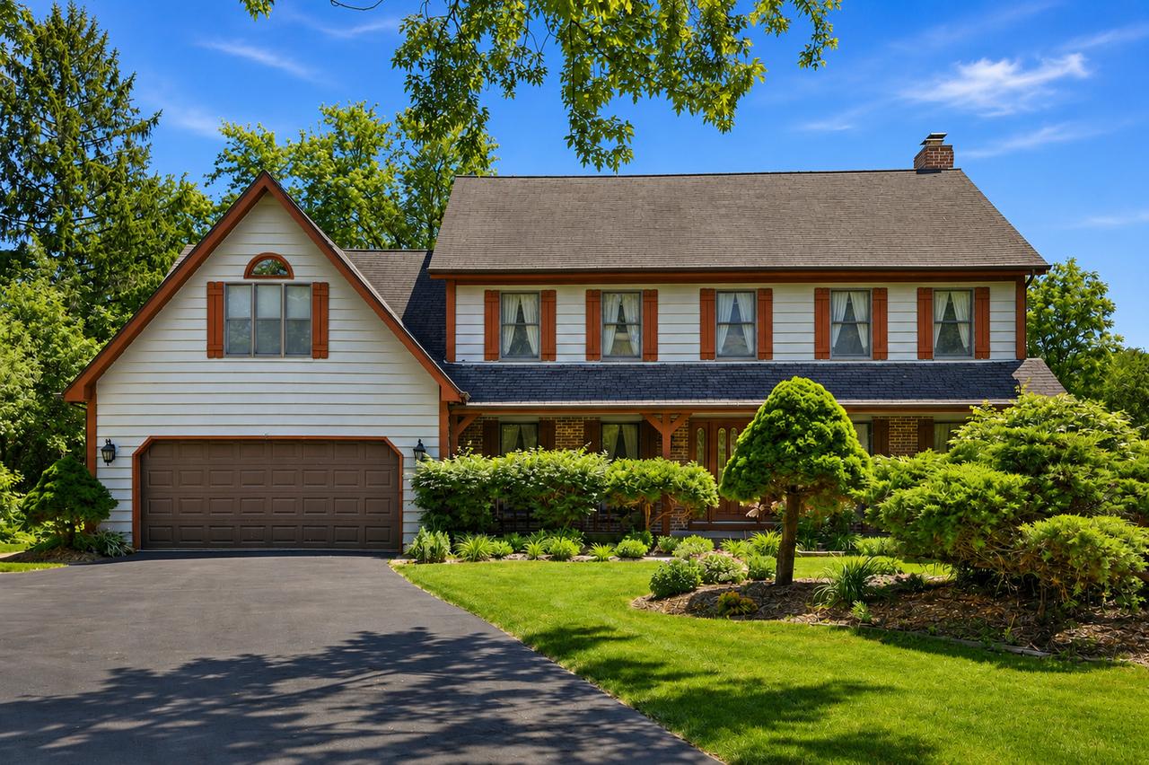 107 Roxborough Pl., Inverness, IL 60010