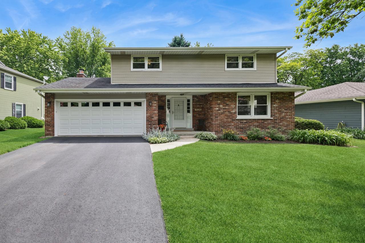1520 Lark Ln., Naperville, IL 60565